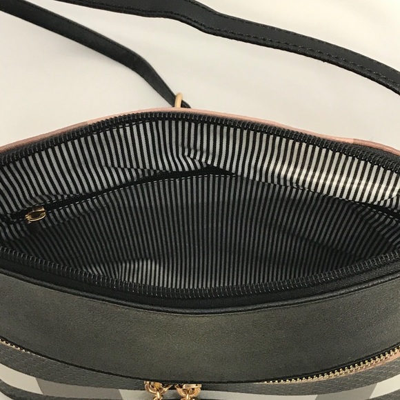 Deluxity Light Crossbody/Shoulder Bag - Picture 5 of 7